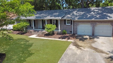 Don't miss this beautifully renovated 4-bedroom, 2-bath home in - photo 3