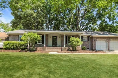 Don't miss this beautifully renovated 4-bedroom, 2-bath home in - photo 5