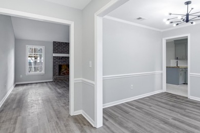 Don't miss this beautifully renovated 4-bedroom, 2-bath home in - photo 6
