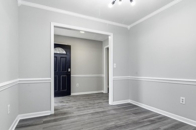 Don't miss this beautifully renovated 4-bedroom, 2-bath home in - photo 8