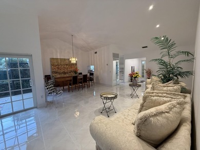 LOCATION! LOCATION! DISCOVER THIS RARE 3/2/GARAGE SUNLIT CORNER - photo 18