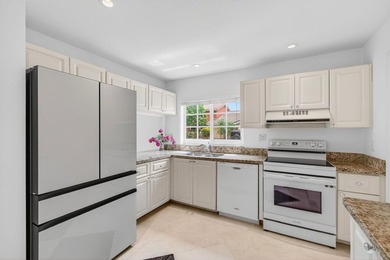 LOCATION! LOCATION! DISCOVER THIS RARE 3/2/GARAGE SUNLIT CORNER - photo 24