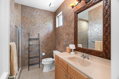Full Golf Membership 4 bedroom, 4 1/2 bath Estate home located - photo 28