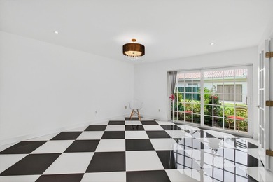 LOCATION! LOCATION! DISCOVER THIS RARE 3/2/GARAGE SUNLIT CORNER - photo 32