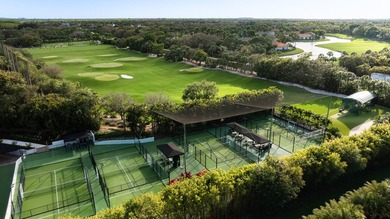 Full Golf Membership 4 bedroom, 4 1/2 bath Estate home located - photo 38