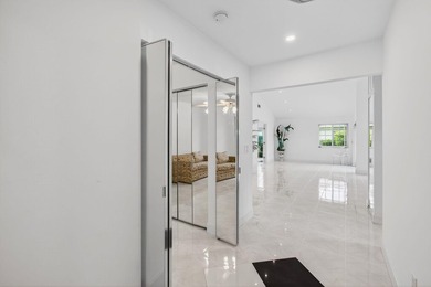 LOCATION! LOCATION! DISCOVER THIS RARE 3/2/GARAGE SUNLIT CORNER - photo 39