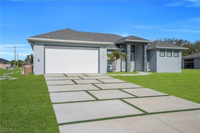 Beautiful home built in 2023 featuring luxury finishes - photo 1