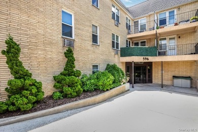 Beautifully Updated 2 Bedroom/1 Bath Condo In The Rarely - photo 1