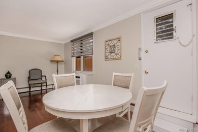 Beautifully Updated 2 Bedroom/1 Bath Condo In The Rarely - photo 7