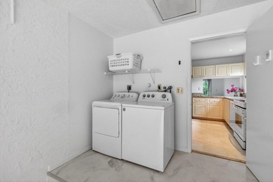 LOCATION! LOCATION! DISCOVER THIS RARE 3/2/GARAGE SUNLIT CORNER - photo 48