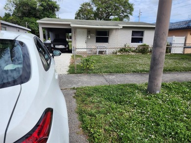 Awesome opportunity to own this single-family house with large - photo 1
