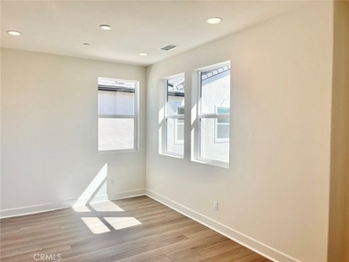 Beautiful brand new home within minutes to the beach! This - photo 11