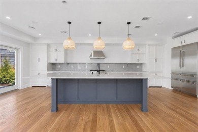 This meticulously built 3452 sf new home in Newport's Yachting - photo 10