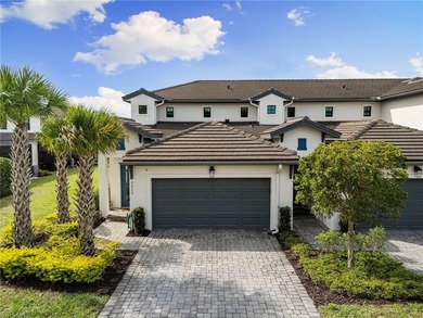 (private lake, pond, coastal) Townhome/Townhouse For Sale in Naples Florida