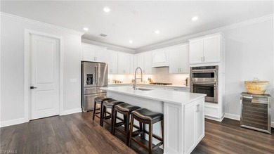 Welcome to an exceptional residence in the highly sought-after - photo 4