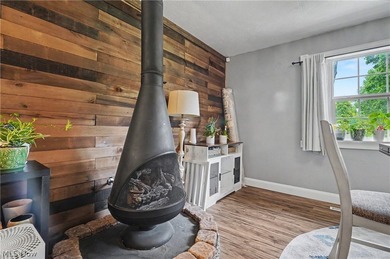 Stylish, ranch home on 1 acre lot in Aurora. This 3-bedroom 2 - photo 6