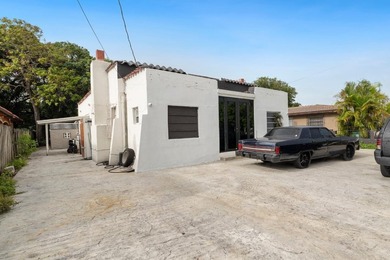 Excellent opportunity in the heart of Miami! Situated on one of - photo 1