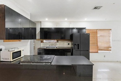 Excellent opportunity in the heart of Miami! Situated on one of - photo 8