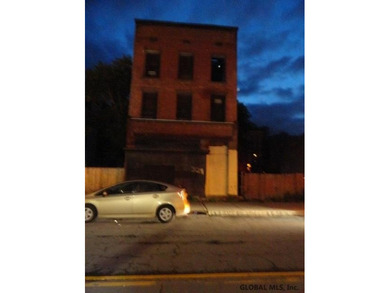 Hudson River Lot Sale Pending in Albany New York