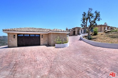 Welcome to the Luxury Malibu Crown Vineyard Estate, brand new - photo 11