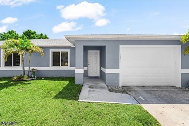 Beautifully maintained 6-bedroom, 4-bathroom duplex located in - photo 2