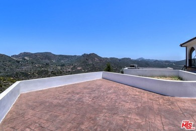 Welcome to the Luxury Malibu Crown Vineyard Estate, brand new - photo 13