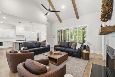 Immaculately maintained and beautifully appointed, 1251 - photo 13