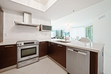 BEAUTIFUL LARGE 3 BEDROOM, 2 BATHROOM CONDO. BEST LINE IN ST - photo 13