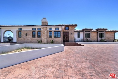 Welcome to the Luxury Malibu Crown Vineyard Estate, brand new - photo 14