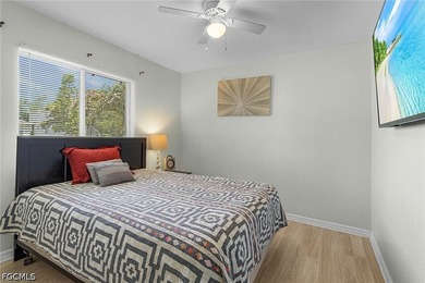 Beautifully maintained 6-bedroom, 4-bathroom duplex located in - photo 4