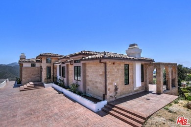 Welcome to the Luxury Malibu Crown Vineyard Estate, brand new - photo 16