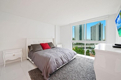 BEAUTIFUL LARGE 3 BEDROOM, 2 BATHROOM CONDO. BEST LINE IN ST - photo 16