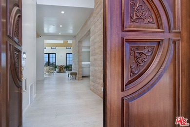 Welcome to the Luxury Malibu Crown Vineyard Estate, brand new - photo 18