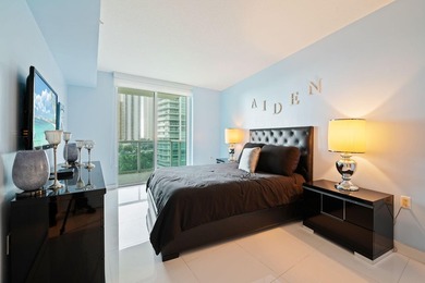 BEAUTIFUL LARGE 3 BEDROOM, 2 BATHROOM CONDO. BEST LINE IN ST - photo 20
