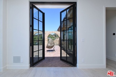 Welcome to the Luxury Malibu Crown Vineyard Estate, brand new - photo 24