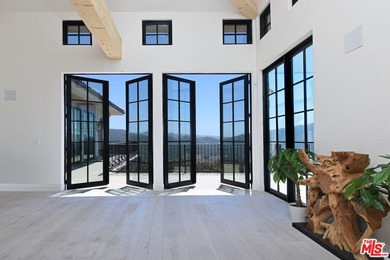 Welcome to the Luxury Malibu Crown Vineyard Estate, brand new - photo 27