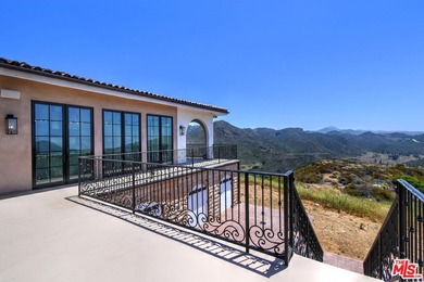 Welcome to the Luxury Malibu Crown Vineyard Estate, brand new - photo 28
