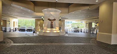 BEAUTIFUL LARGE 3 BEDROOM, 2 BATHROOM CONDO. BEST LINE IN ST - photo 28