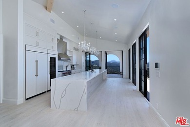Welcome to the Luxury Malibu Crown Vineyard Estate, brand new - photo 30