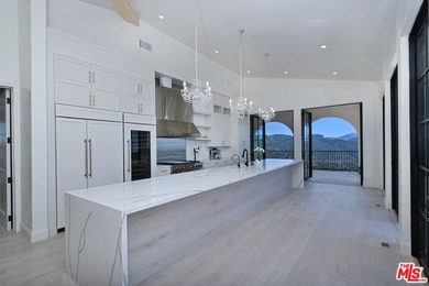 Welcome to the Luxury Malibu Crown Vineyard Estate, brand new - photo 31