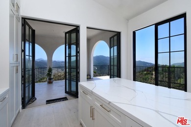 Welcome to the Luxury Malibu Crown Vineyard Estate, brand new - photo 36