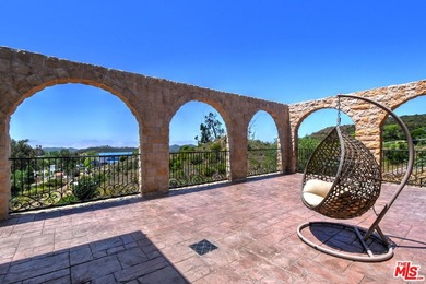 Welcome to the Luxury Malibu Crown Vineyard Estate, brand new - photo 41