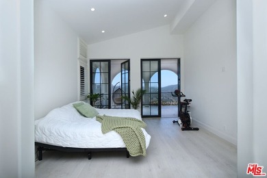 Welcome to the Luxury Malibu Crown Vineyard Estate, brand new - photo 46