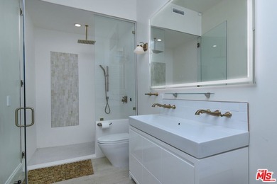 Welcome to the Luxury Malibu Crown Vineyard Estate, brand new - photo 48