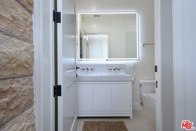 Welcome to the Luxury Malibu Crown Vineyard Estate, brand new - photo 51