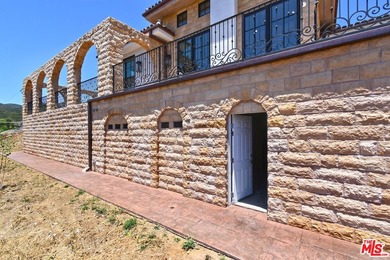Welcome to the Luxury Malibu Crown Vineyard Estate, brand new - photo 56