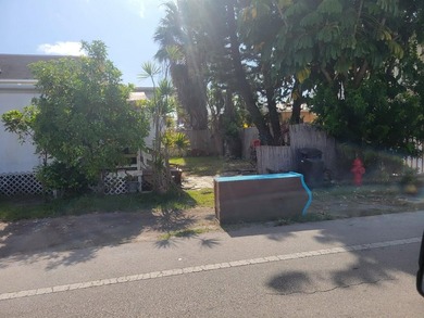 This 4 Bedroom 2-bathroom doublewide sits on a corner fenced lot - photo 3
