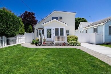 Welcome to 2589 Southard Avenue! This meticulously maintained - photo 1