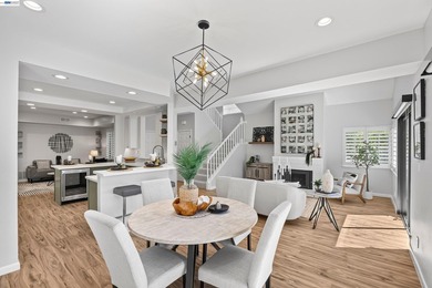 Beautifully renovated 3 bedroom, 2.5 bath home that lives like a - photo 11