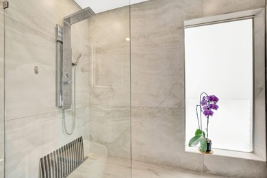 Nestled in the heart of Palm Beach Gardens, this masterfully - photo 15